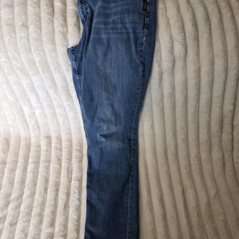 Silver Jeans Women’s Dark Blue Skinny Jeans with Embellished Back Pocket - Picture 11 of 11